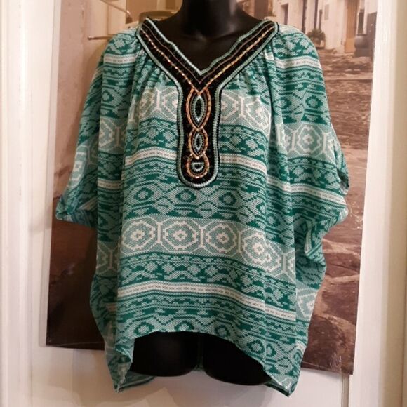 Blue rain Aztec design top - Picture 1 of 8
